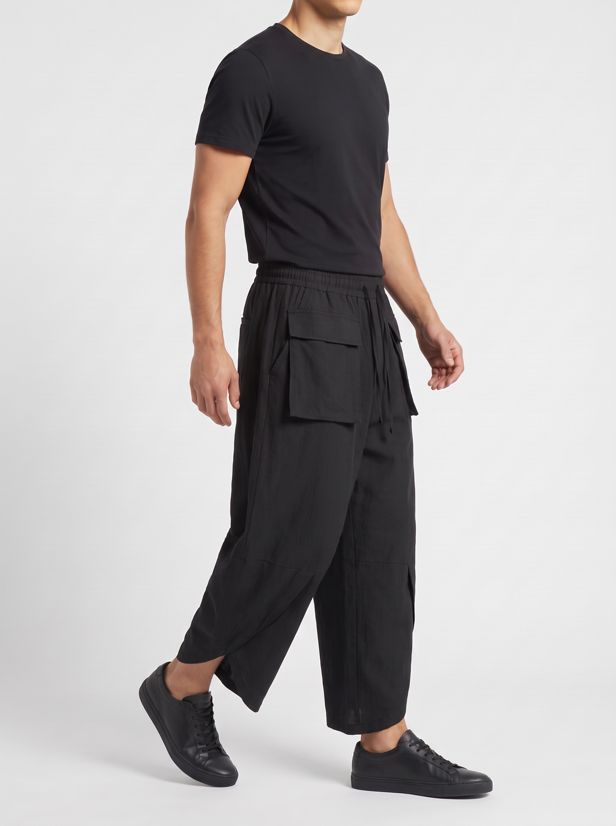 MASTERLESS // RŌNIN HAKAMA - BLACK - on model