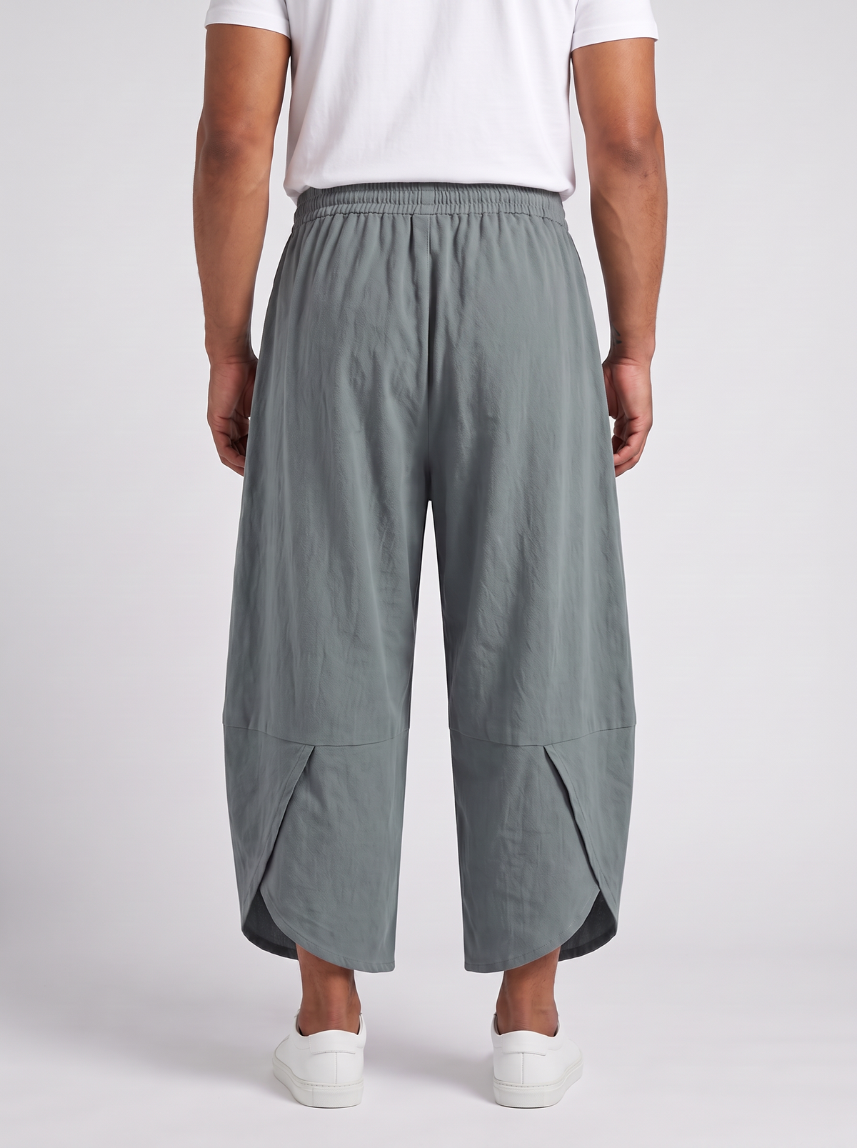 MASTERLESS // RŌNIN HAKAMA - SLATE GREEN - on model