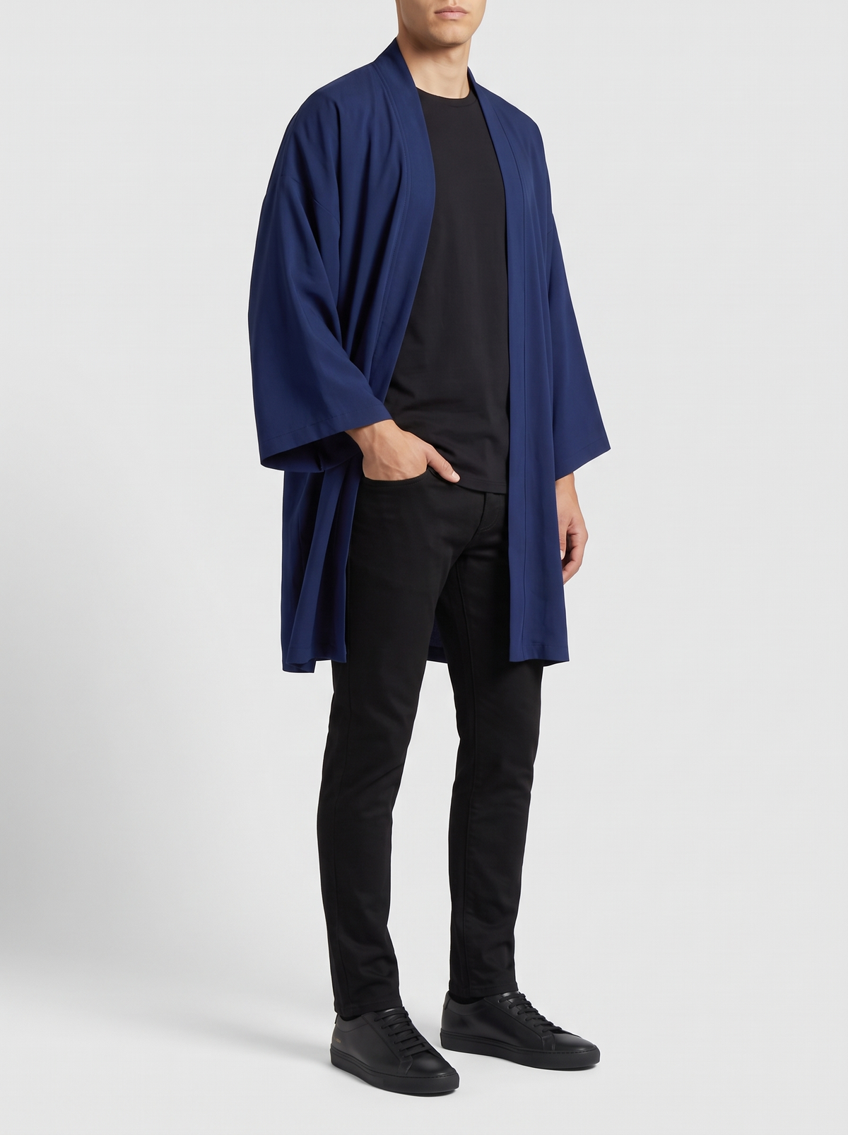 FLOWING CLOAK // NAGARE HAORI - NAVY - on model