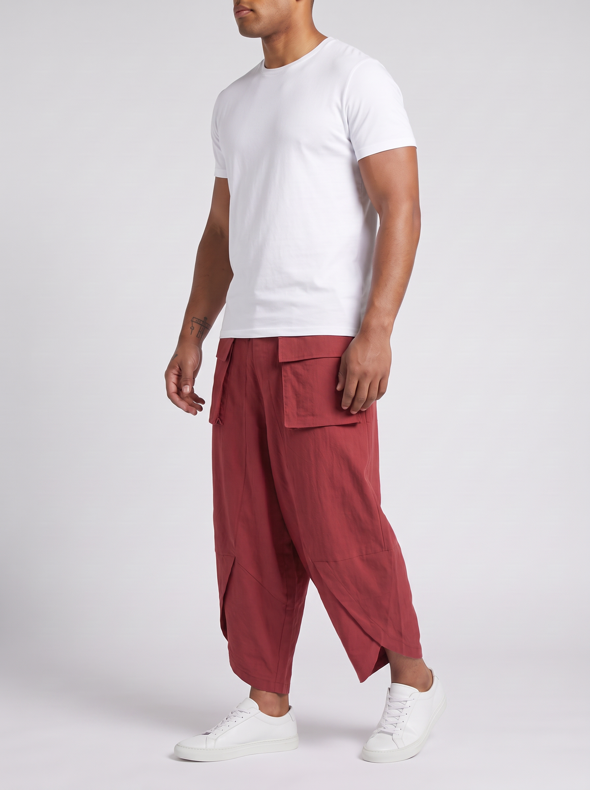 MASTERLESS // RŌNIN HAKAMA - RED - on model